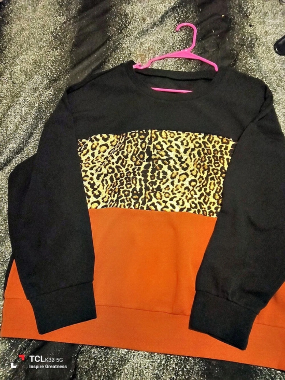 SHEIN Curve 3X Black & Orange Animal Print Sweatshirt